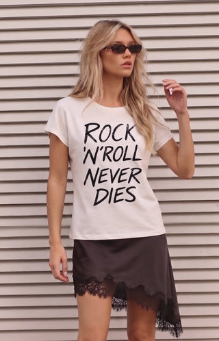 REMERA ROCK N ROLL NEVER DIES
